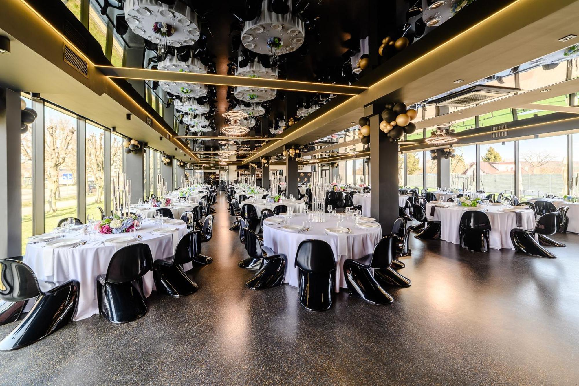 Golden Lion House Bed&Breakfast Rumia Bagian luar foto