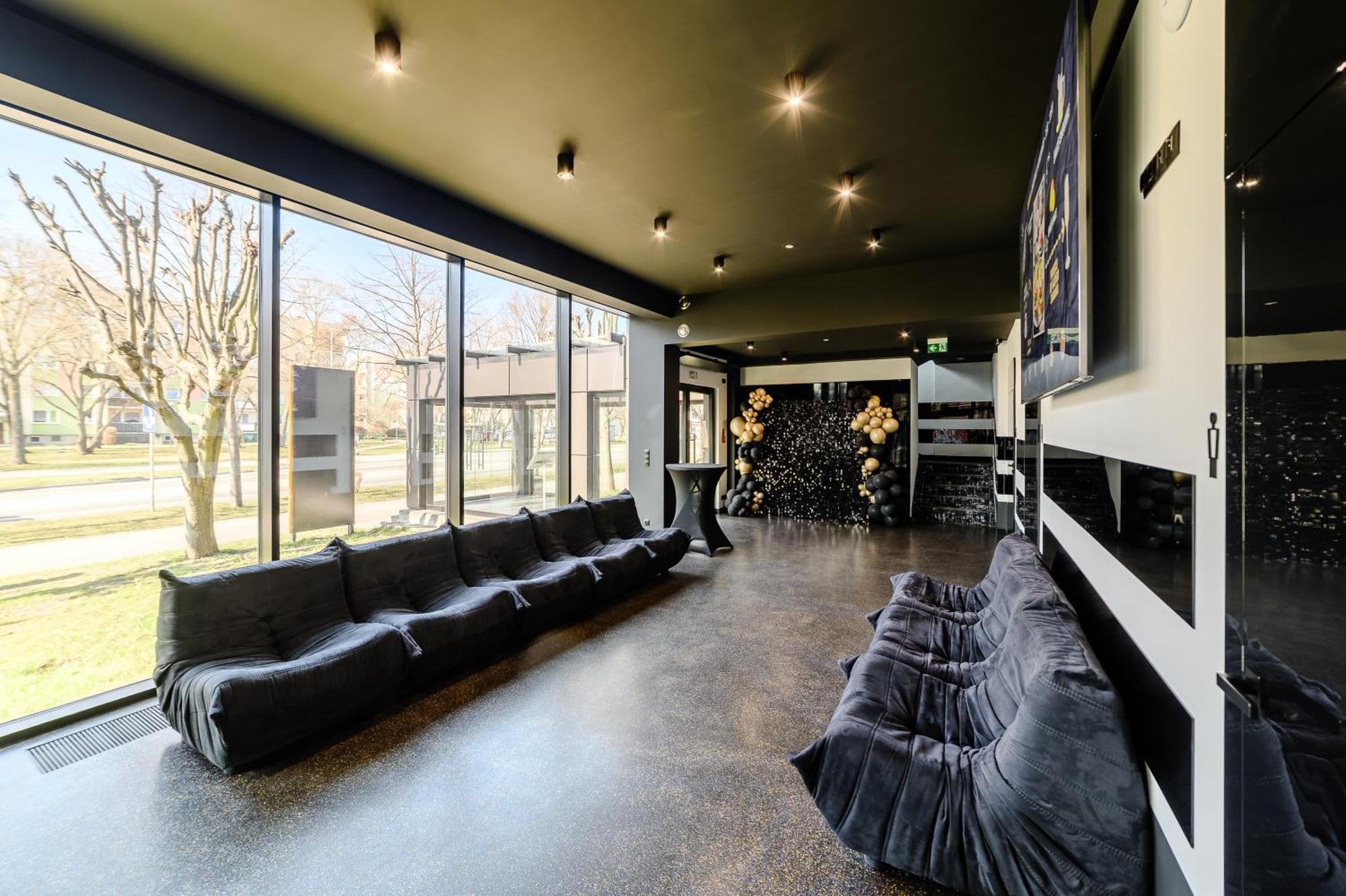 Golden Lion House Bed&Breakfast Rumia Bagian luar foto