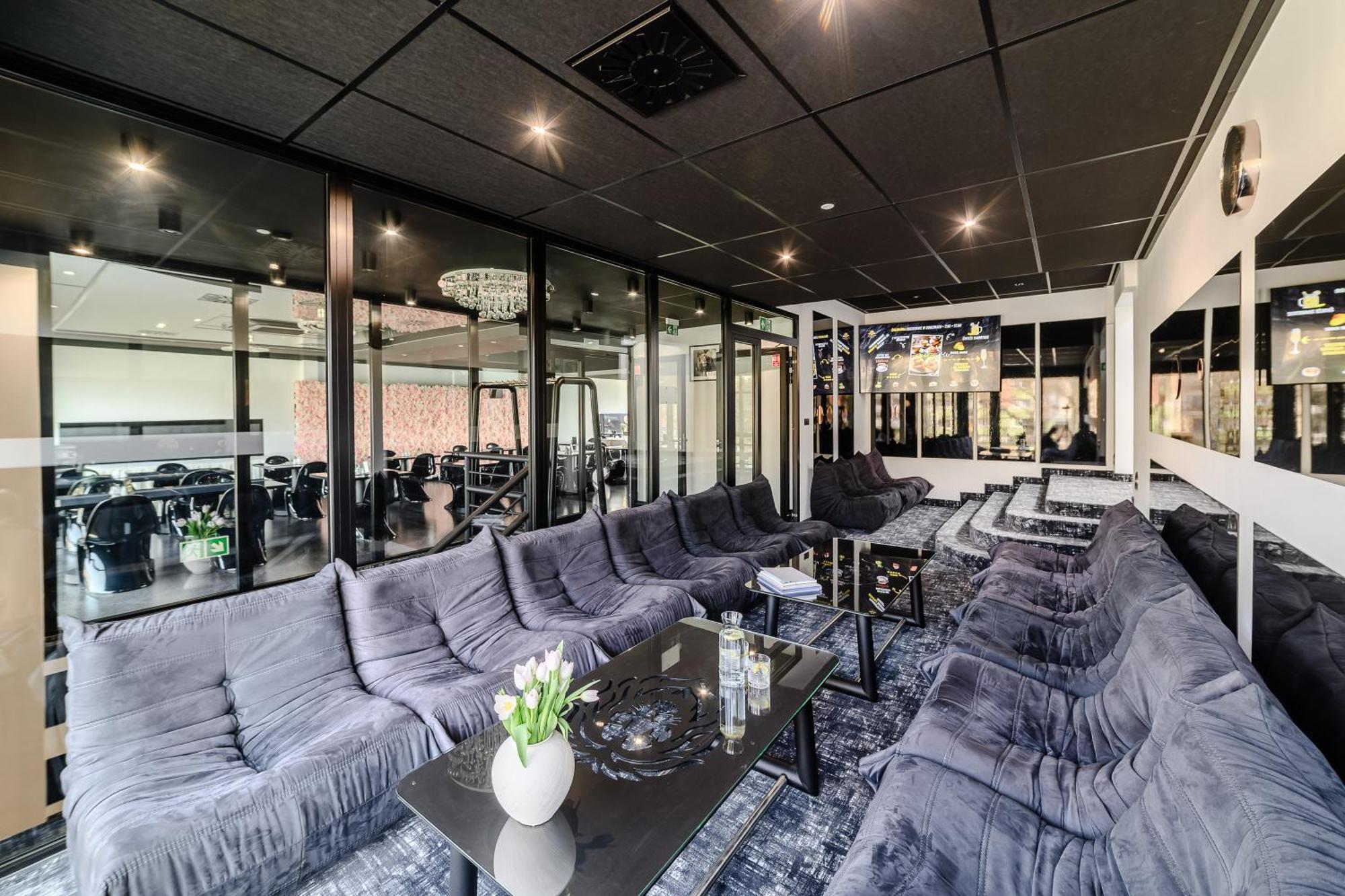 Golden Lion House Bed&Breakfast Rumia Bagian luar foto